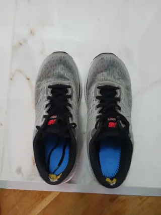 Zapatillas New Balance grises y negras