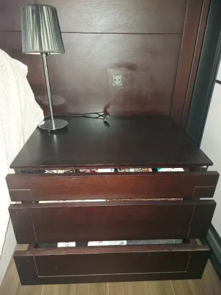 Cabecero Nogal con Mesitas