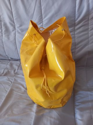 Mochila Amarilla Brillante