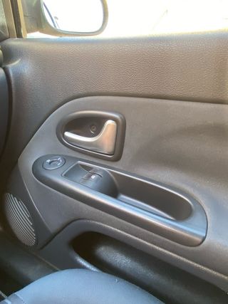 Renault Clio 2004