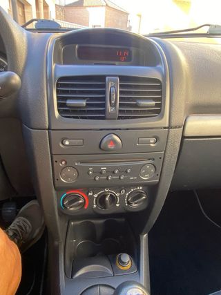 Renault Clio 2004