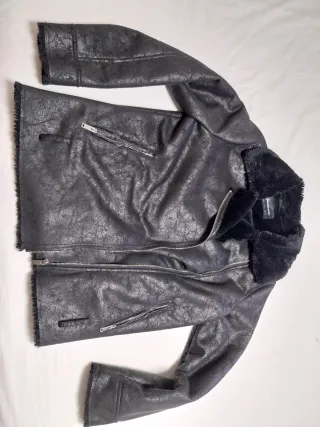 Cazadora efecto piel Stradivarius