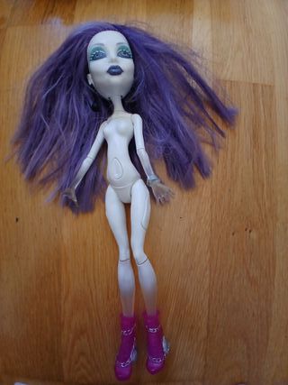 Muñeca Bratz Pelo Morado