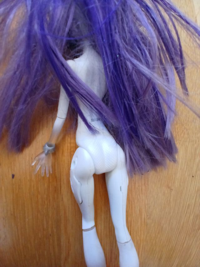 Bambola per capelli viola Bratz