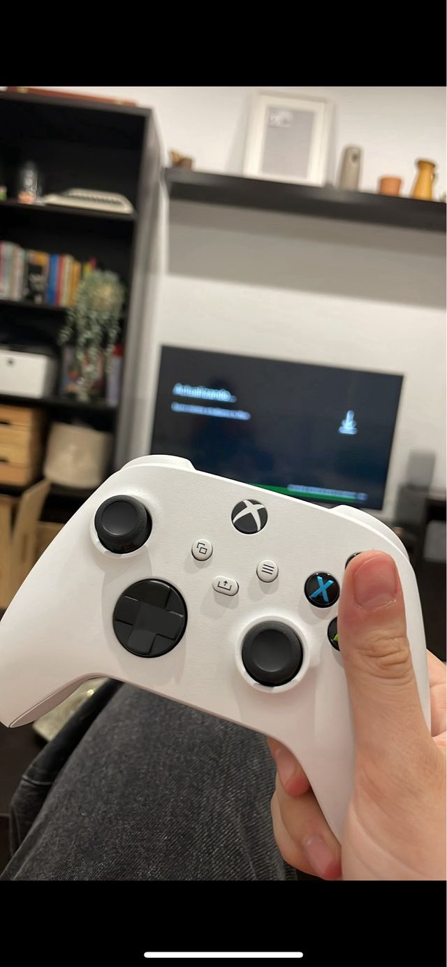 Xbox Series S 500GB - 2 mandos