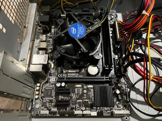 Placa Base Gigabyte H110M-S2H + Intel G4400