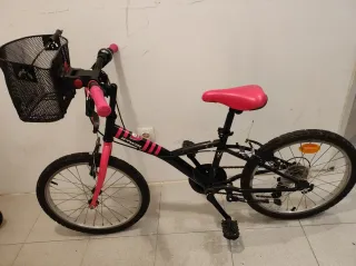 Bicicleta infantil BTWIN negra y rosa