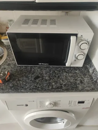 Microondas blanco Orbegozo