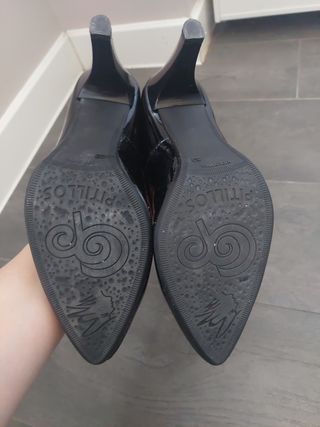 Zapatos de salón Pitillos negros charol Tacón 9 cm