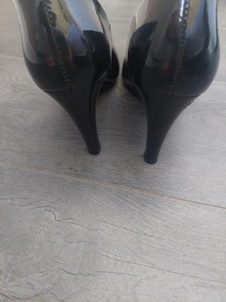 Zapatos de salón Pitillos negros charol Tacón 9 cm