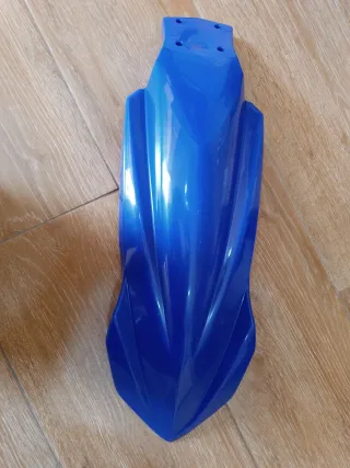 Guardabarros delantero azul para moto