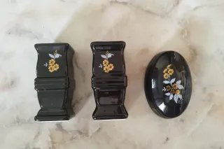  Posacenere vintage in ceramica nera 