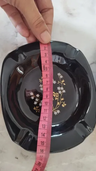  Posacenere vintage in ceramica nera 