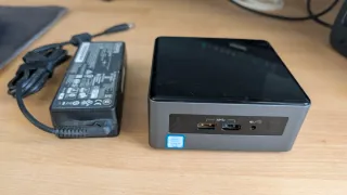 Mini PC Intel NUC i3-8121