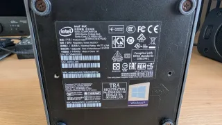 Mini PC Intel NUC i3-8121
