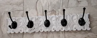 Appendiabiti da parete decorato