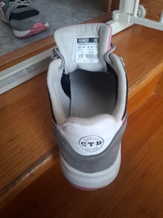 Zapatillas Munich Talla 38 Gris y Rosa