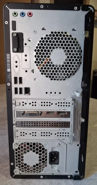 Torre HP Gaming Windows 11