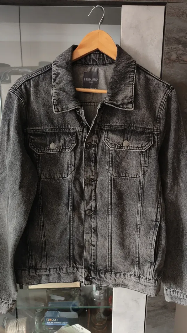 Chaqueta vaquera Primark gris hombre Talla S de segunda mano por