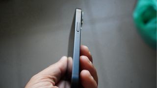 iPhone 13 mini 128 GB blu - 83% batteria