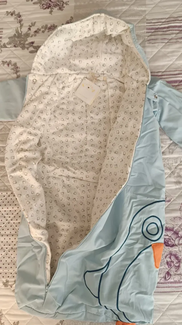 Saco de dormir con capucha + conjunto + peto