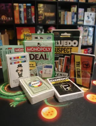 Monopoly Deal y Cluedo Suspect