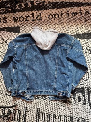 Chaqueta vaquera Obersize con capucha Pull&Bear 