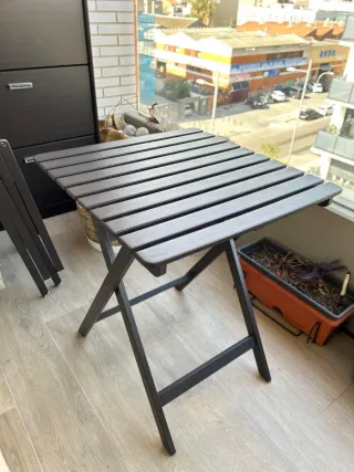 Mesa plegable exterior de madera