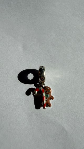 Charm muñeco de jengibre Pandora