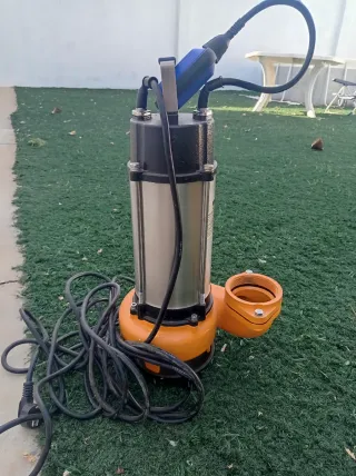 Bomba  VEVOR 2200 de potencia