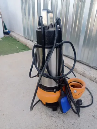 Bomba  VEVOR 2200 de potencia