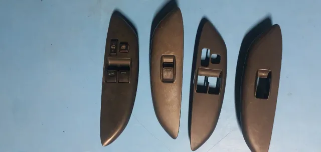 Pulsantiera Alzacristalli Toyota Yaris