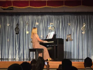 Clases de piano para niños y adultos
