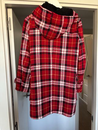 Abrigo Kling cuadros rojos y negros talla XS