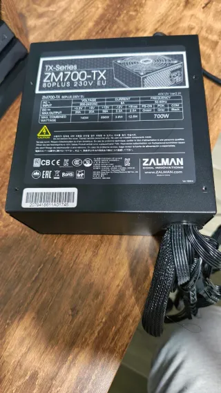 Fuente Alimentación Zalman ZM700-TX 700W 80 PLUS