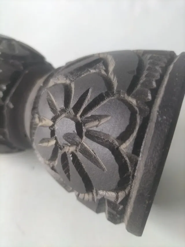 Artigianato africano intagliato