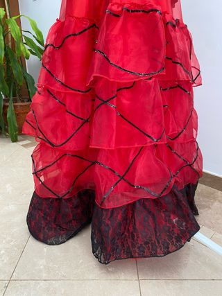 Traje Baile Español Clásico Rojo y Negro