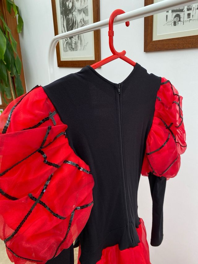 Traje Baile Español Clásico Rojo y Negro