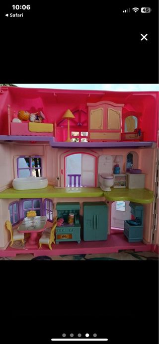 Casa de muñecas amueblada