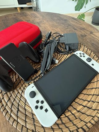 Nintendo Switch OLED bianco
