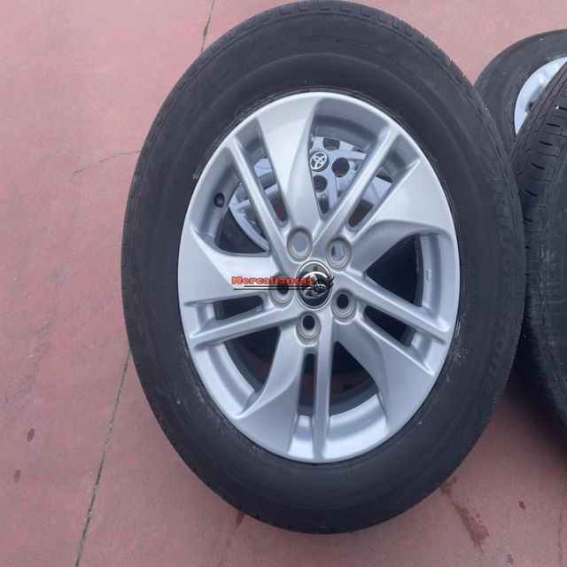 Llantas R15x6 ET45 Toyota Yaris (Juego Demo)