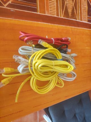 Cables Ethernet RJ45 Rojos y Amarillos