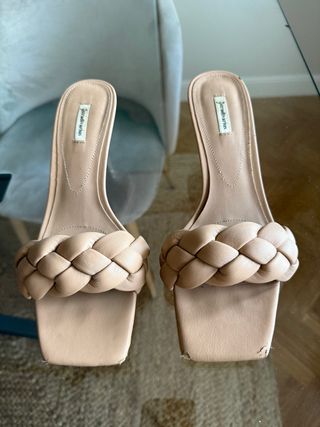 Sandalias tacón Stradivarius nude trenzadas