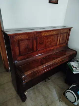 Piano antiguo maquinaria antigua