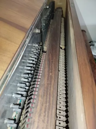 Piano antiguo maquinaria antigua