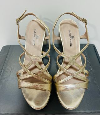 Zapatos de fiesta Gloria Ortiz Talla 36 Dorados