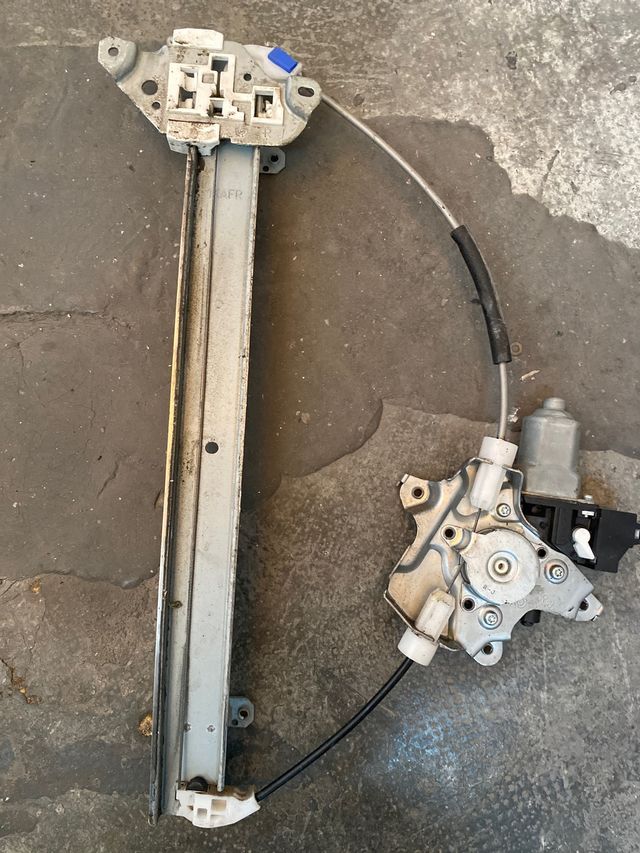 Elevalunas Delantero Derecho Nissan Juke