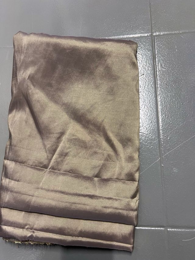 Tafetán gris perlado para confección