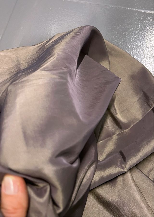 Tafetán gris perlado para confección