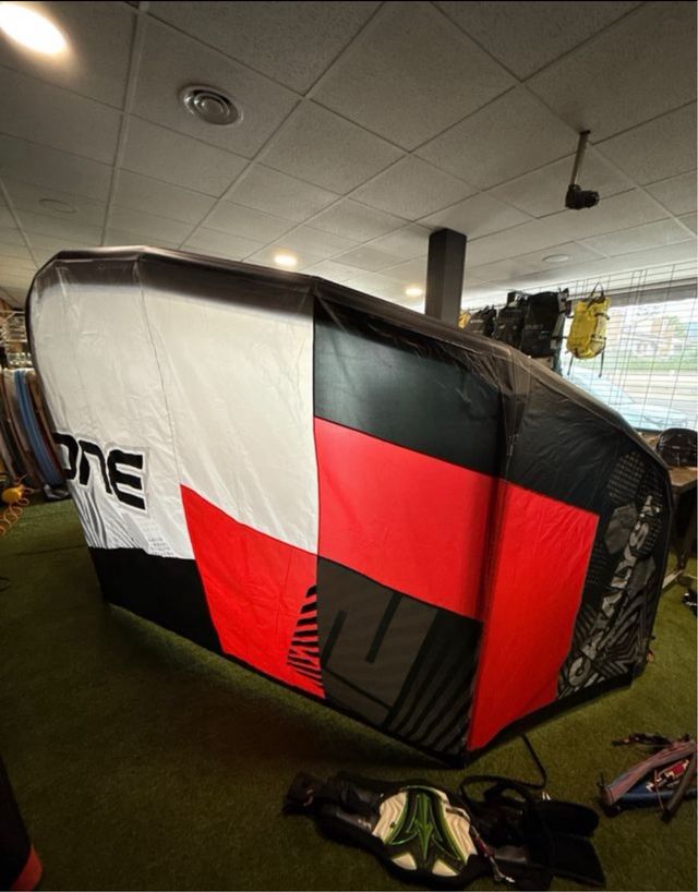 Kitesurf Pack Cometa Ozone + arnes ION + tabla